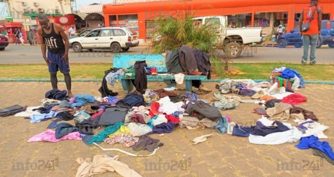 Faute de structure d’accueil, un malade mental élit domicile sur un banc public à Libreville&nbsp;!